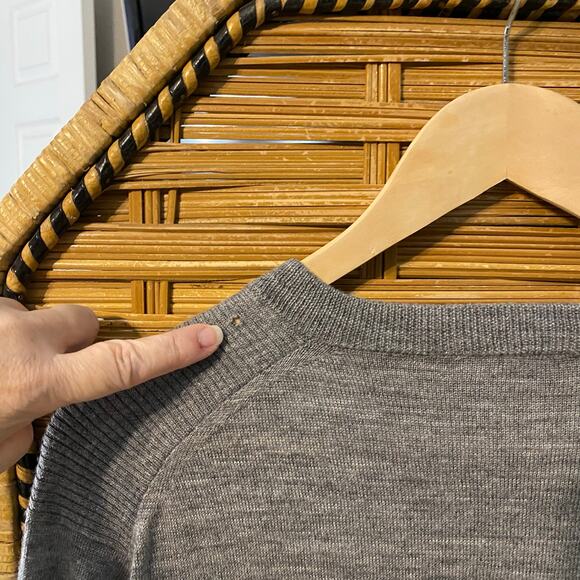 Nike Golf Merino Wool Blend Gray V-Neck Sweater Tour Performance Large - Picture 8 of 9